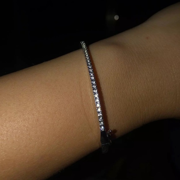 1ct White Gold Bangle - Picture 6 of 14